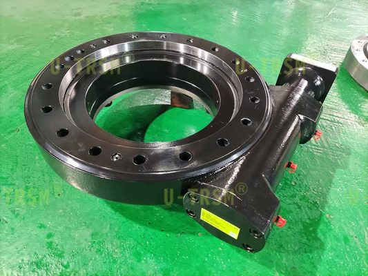 Couronne d’orientation à vis sans fin sur-mesure SE17